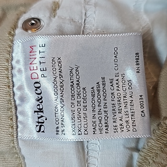 NEW STYLE & CO TAN TUMMY CONTROL CAPRI PANTS - Picture 10 of 11